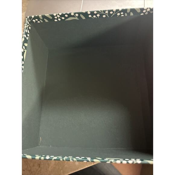 Lady Jane Holiday Gift Box - Picture 2 of 4